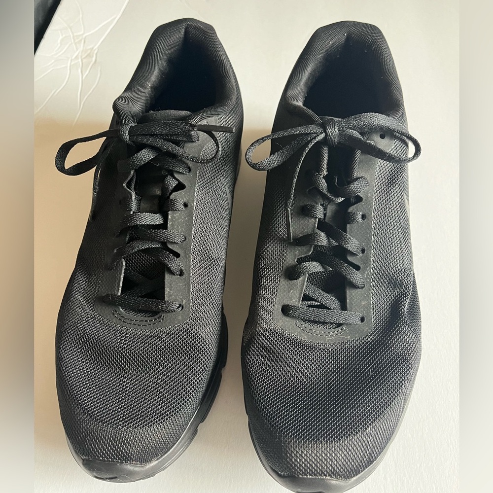 Nike AIRMAX  black color shoes